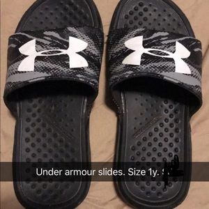 Under armour slides